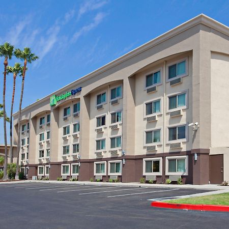 Holiday Inn Express San Bernardino Colton By Ihg Exterior photo