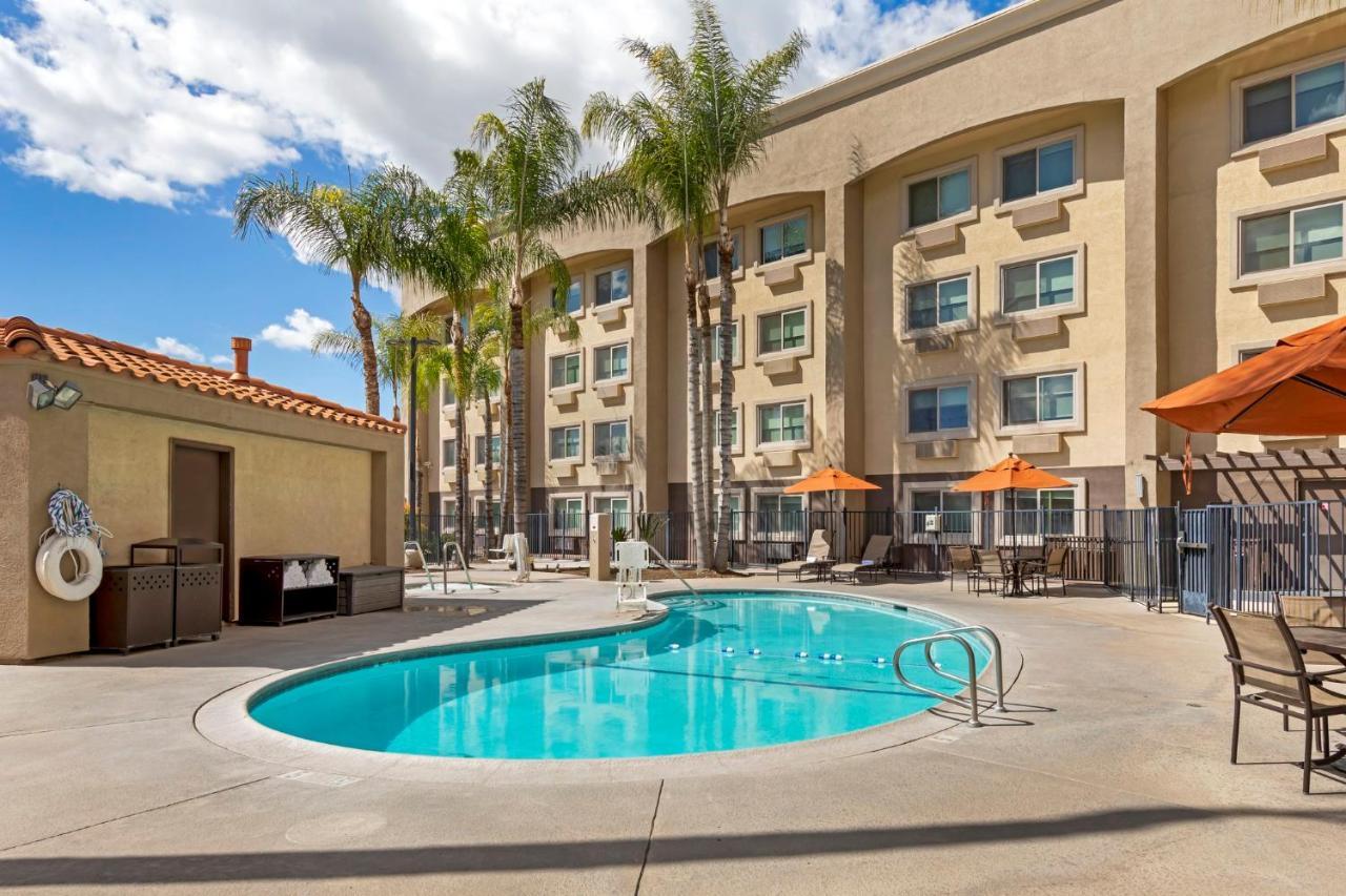 Holiday Inn Express San Bernardino Colton By Ihg Exterior photo