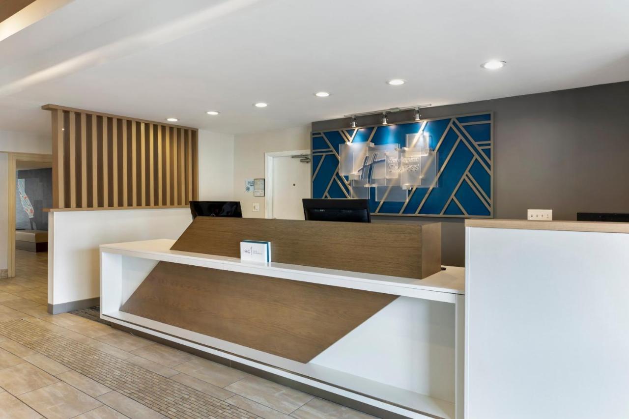 Holiday Inn Express San Bernardino Colton By Ihg Exterior photo