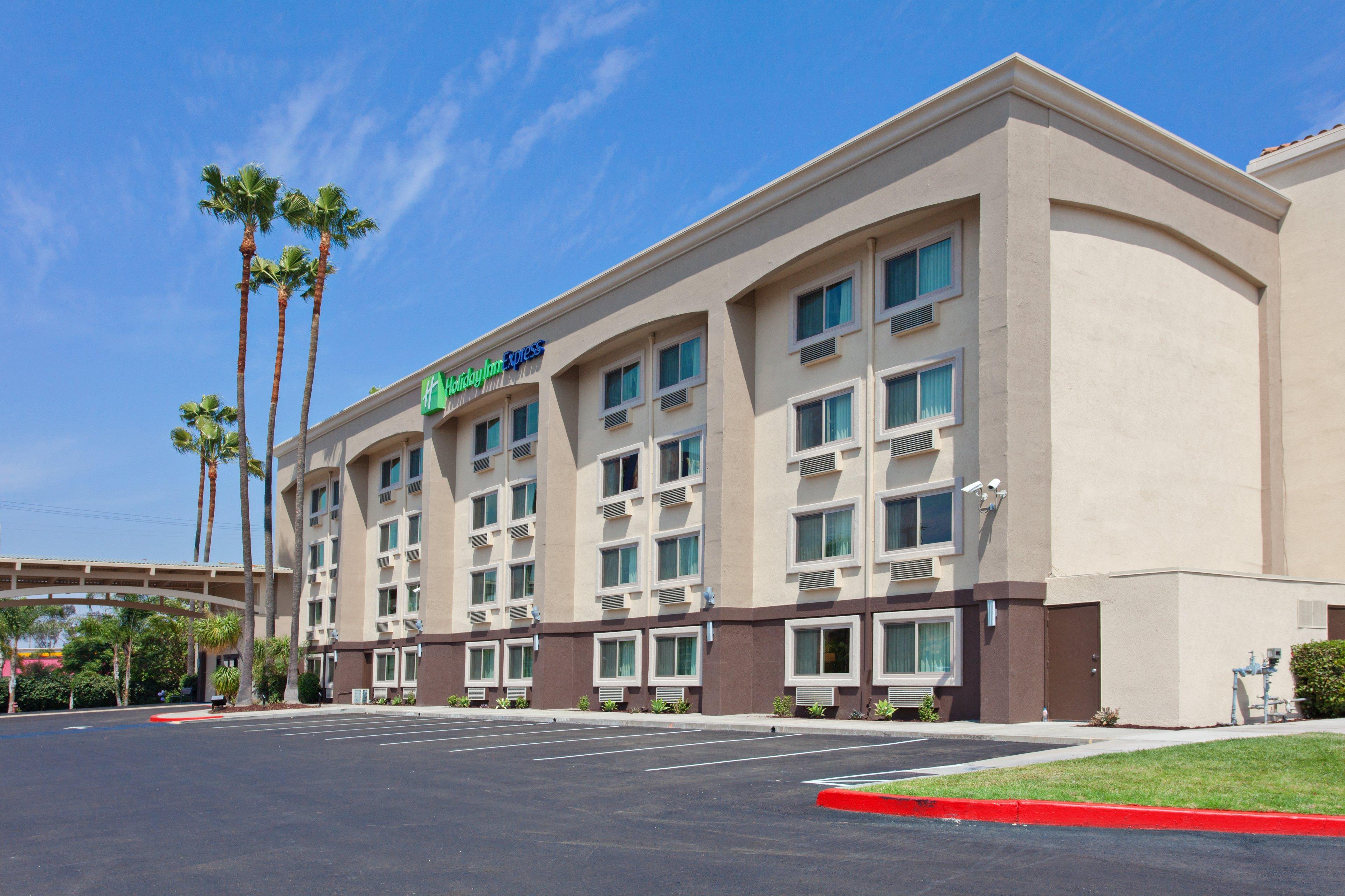 Holiday Inn Express San Bernardino Colton By Ihg Exterior photo