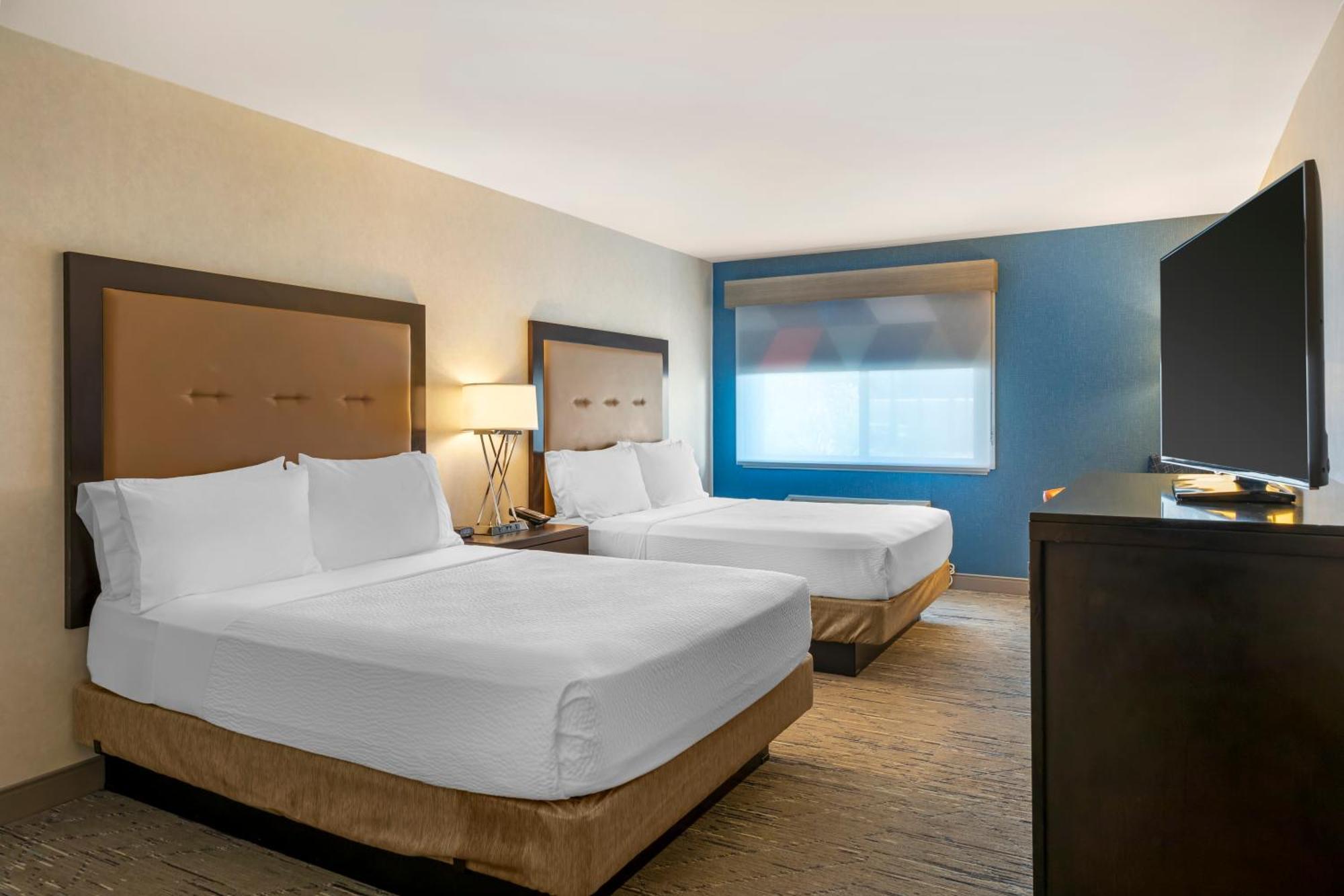 Holiday Inn Express San Bernardino Colton By Ihg Exterior photo