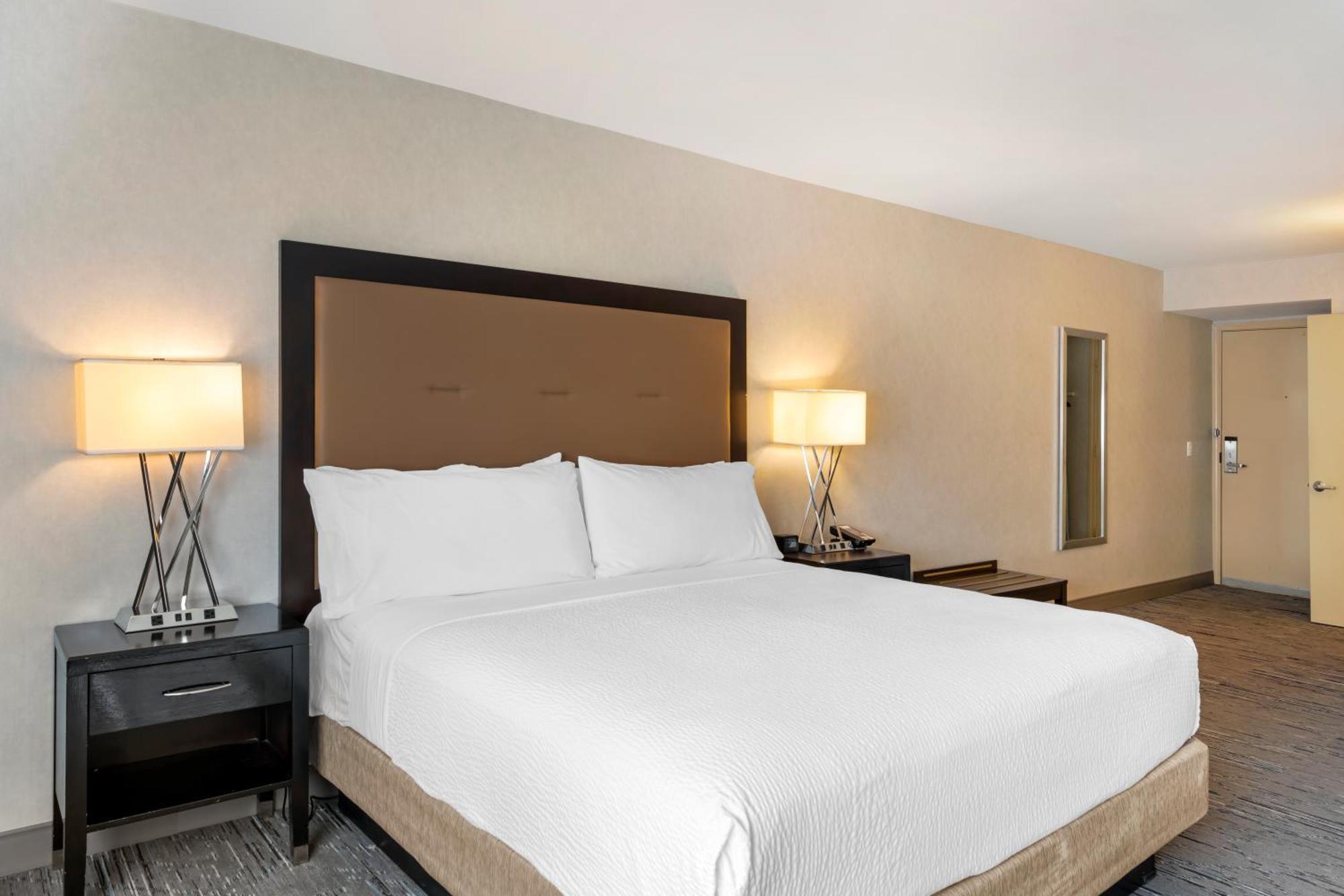 Holiday Inn Express San Bernardino Colton By Ihg Exterior photo